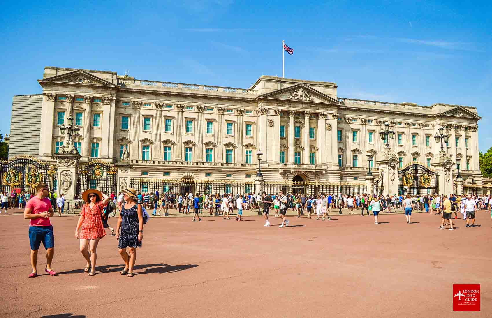 The Ultimate Guide To Buckingham Palace In London